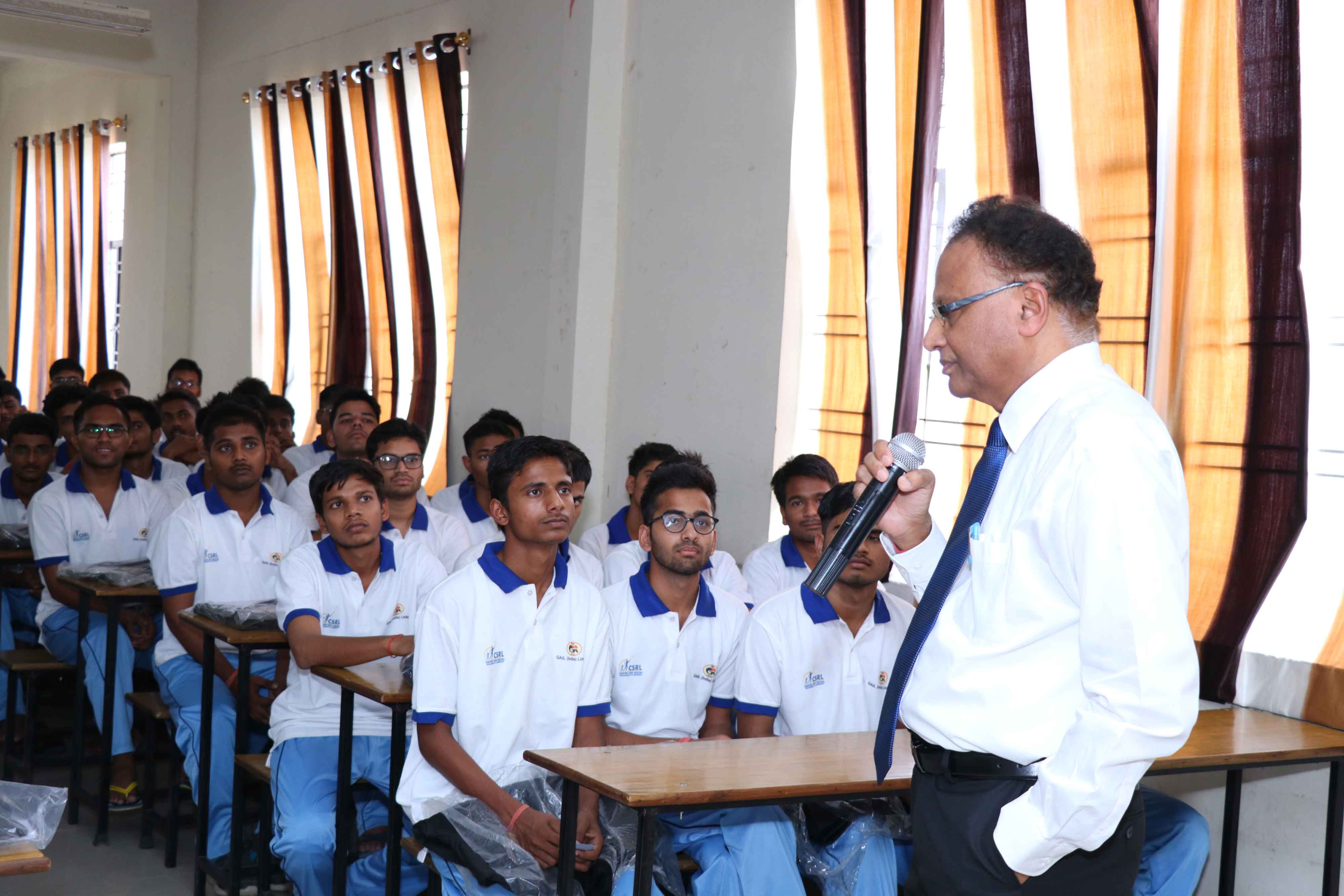 Director-(HR)-interacting-with-students